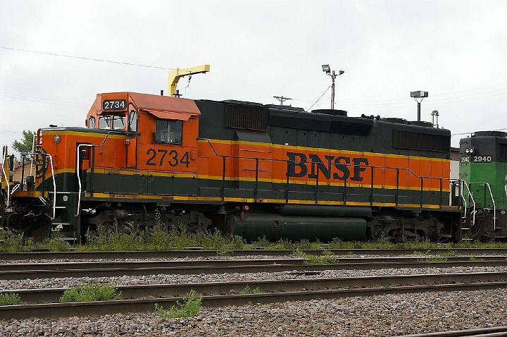 BNSF 2734 - GP39-2.jpg